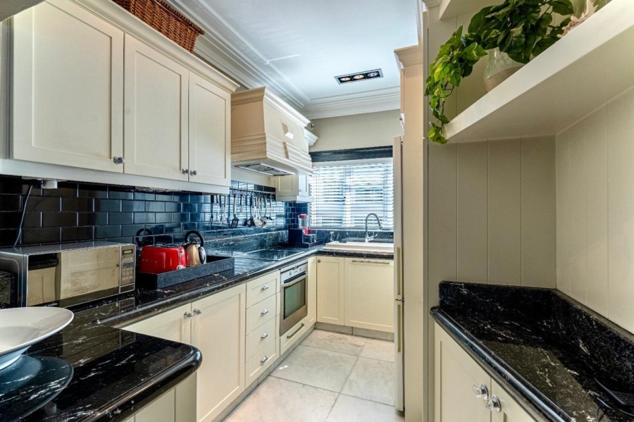 To Let 2 Bedroom Property for Rent in Bantry Bay Western Cape